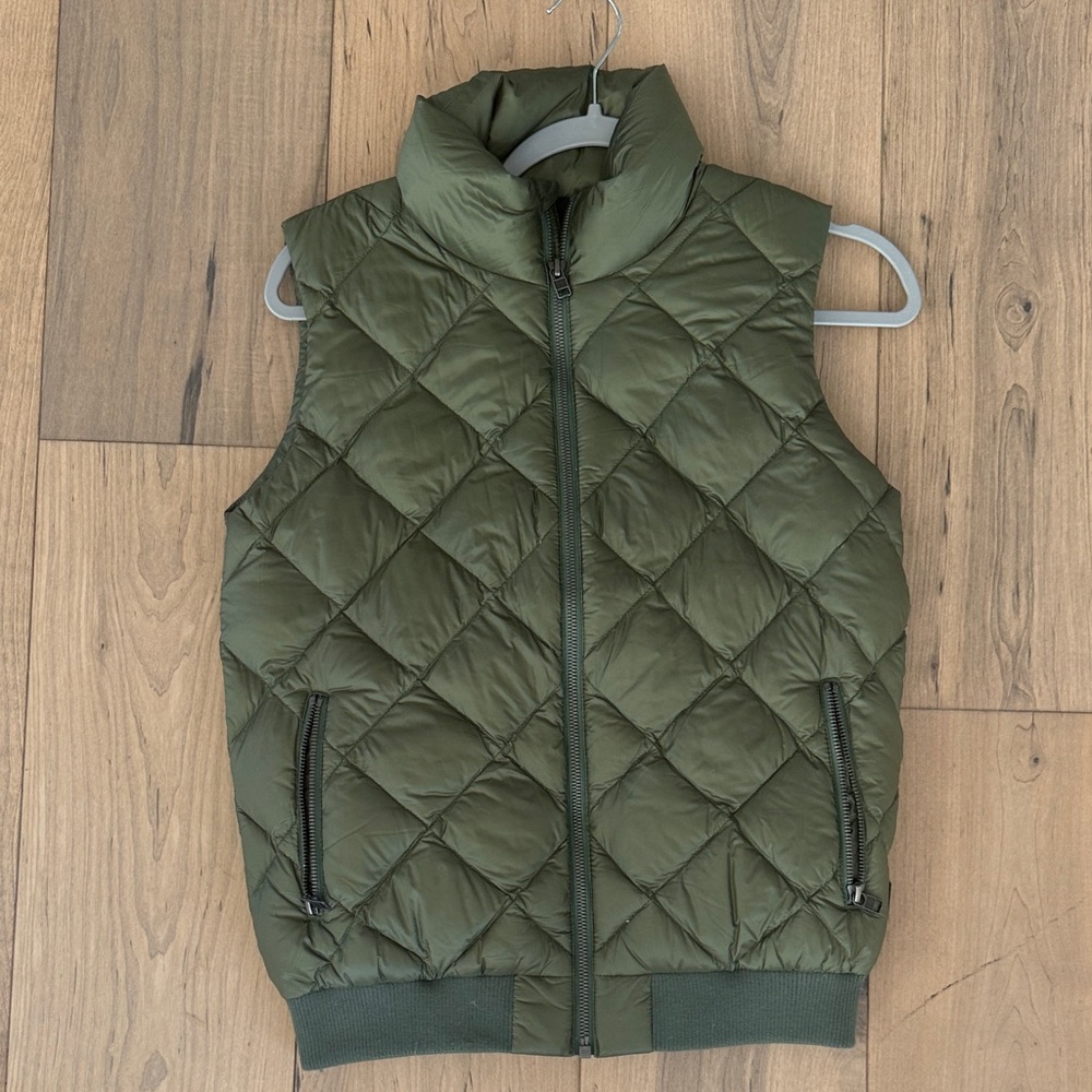 Patagonia Olive Green Quilted Vest Like New